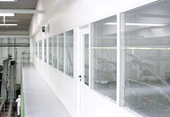 Hallenbüros – die platzsparende Raum-in-Raum-Lösung Hallenbüros